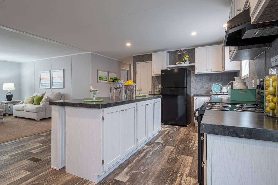 Redman rm3268a kitchen home features