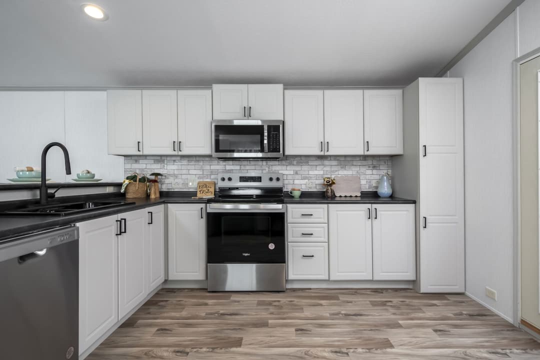 The queen kitchen home features