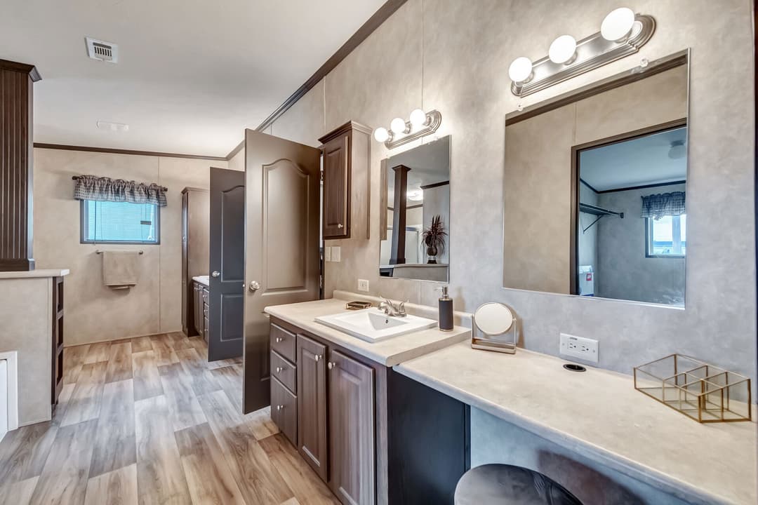 The king bathroom home features