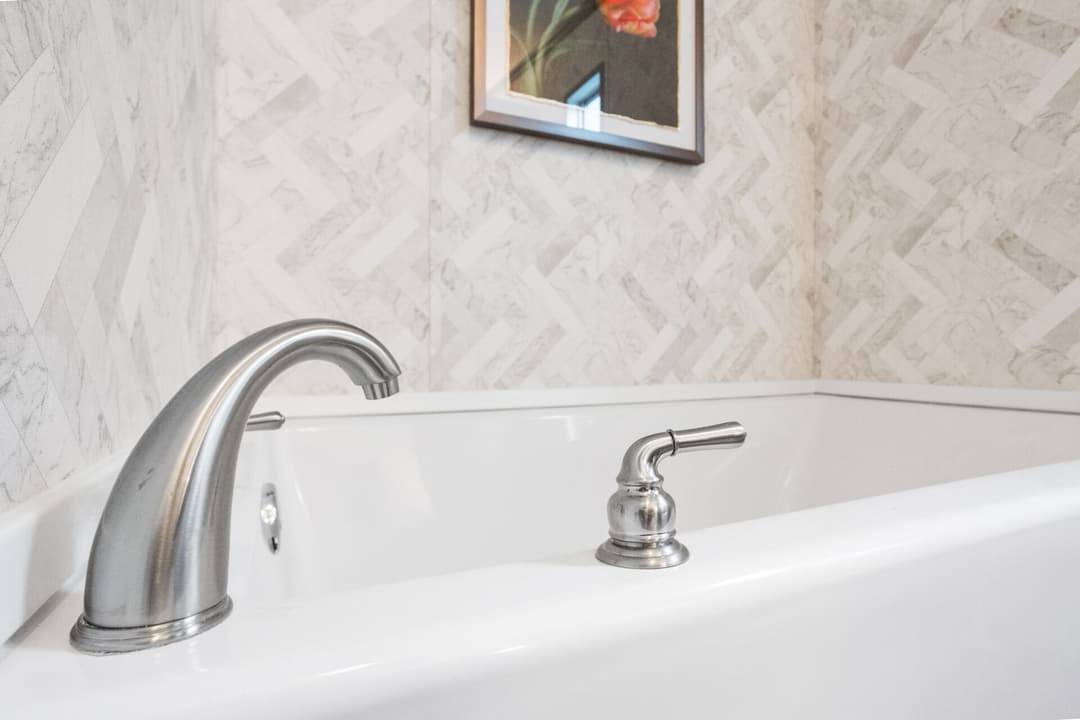 The pawn bathroom home features