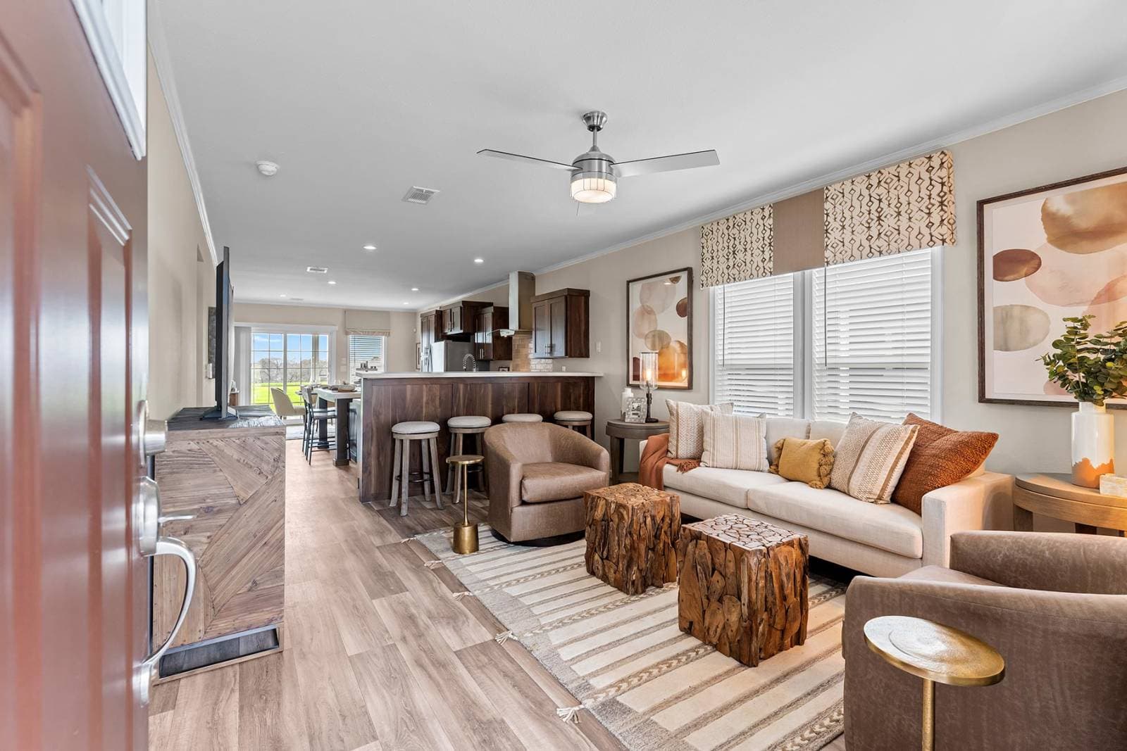 Innovation xl living room home features