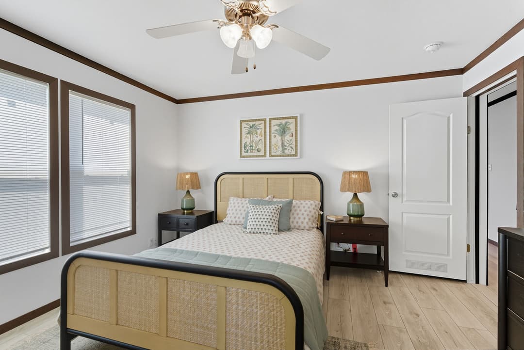Nm2842j bedroom home features