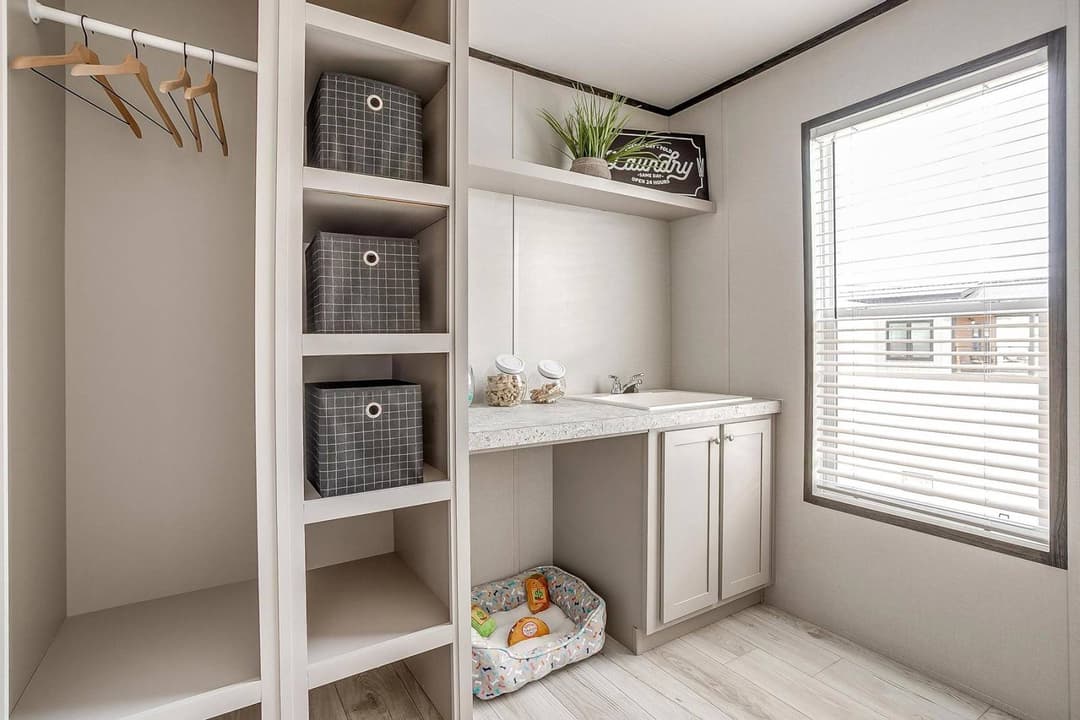 Ascend interior home features