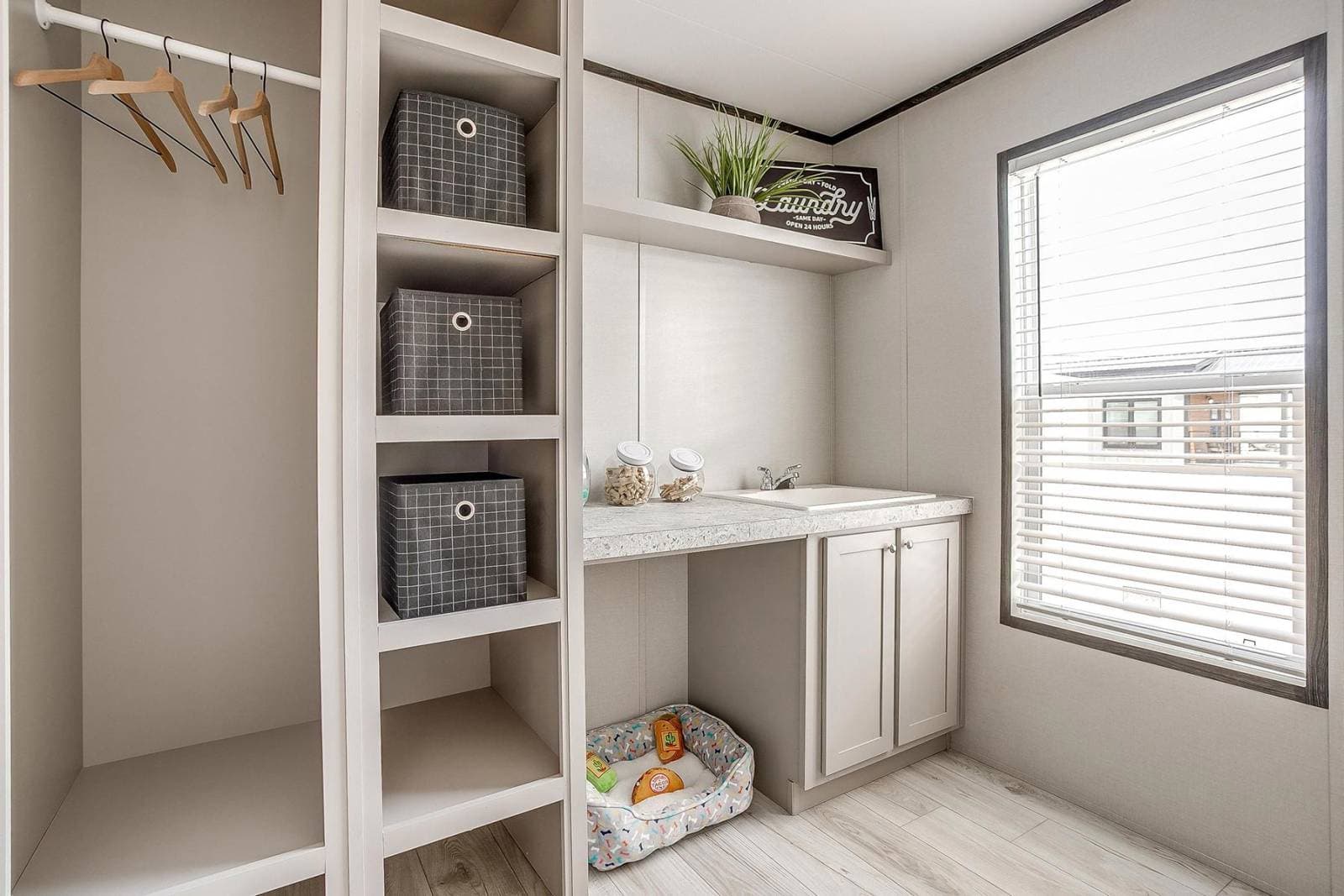 Ascend interior home features