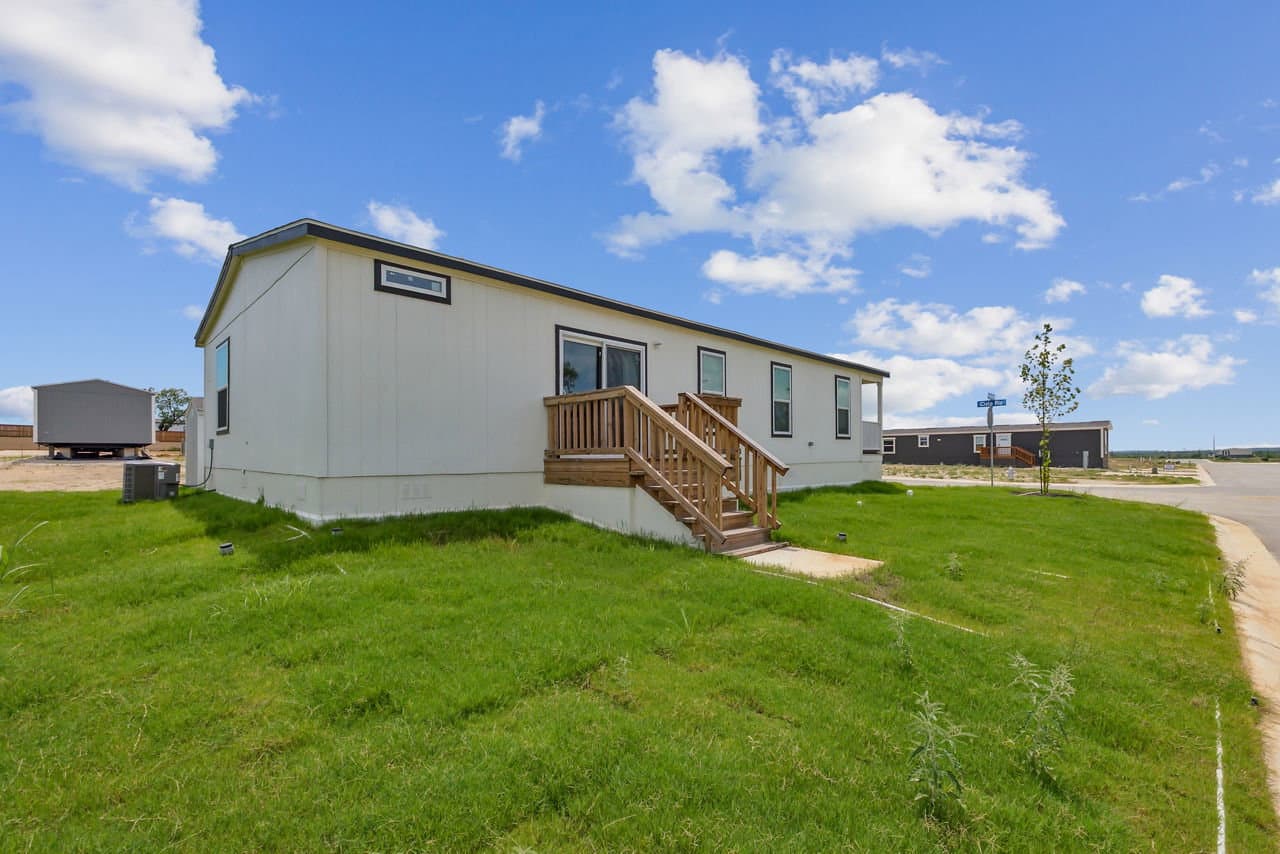 Nm2852a exterior home features
