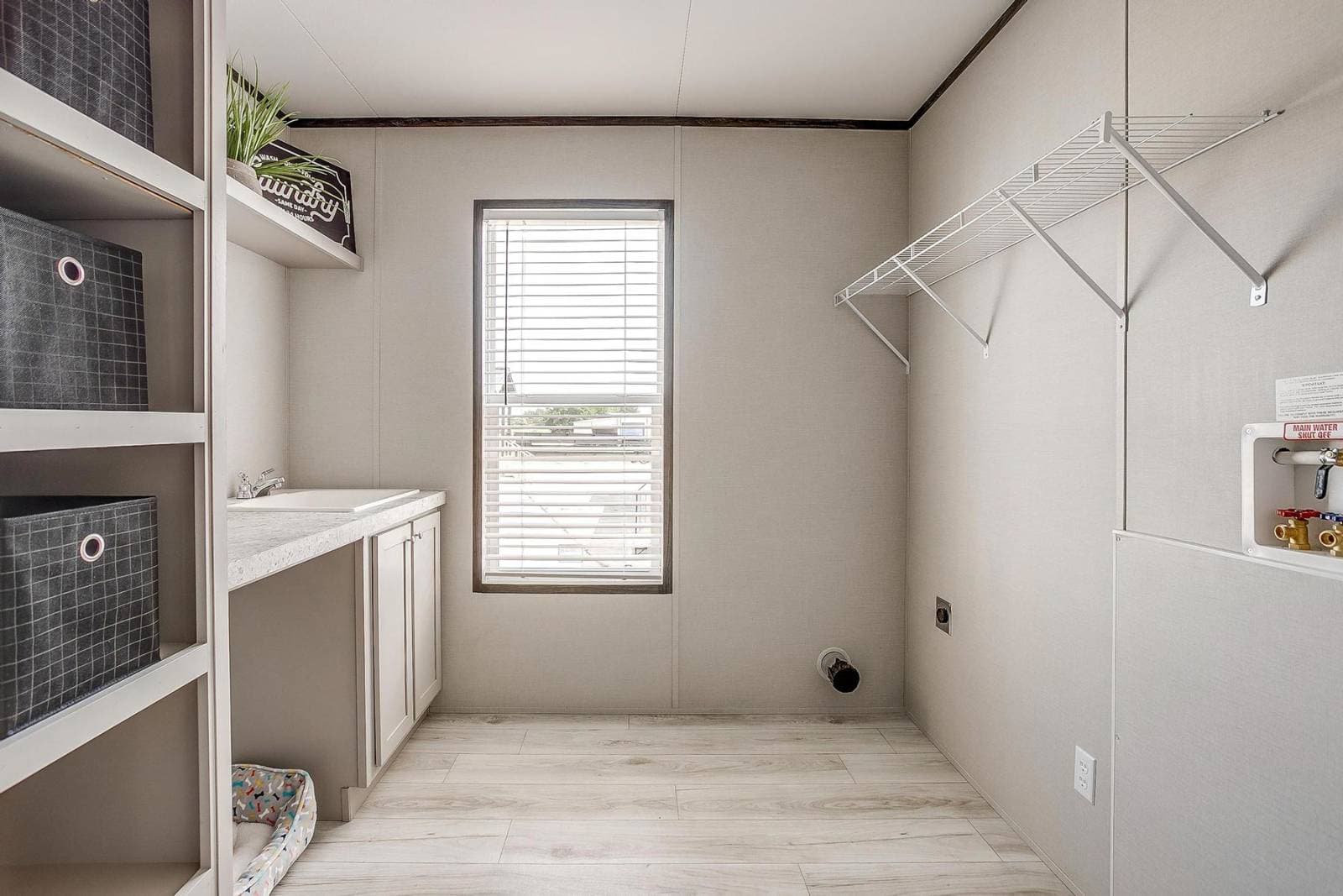 Ascend interior home features