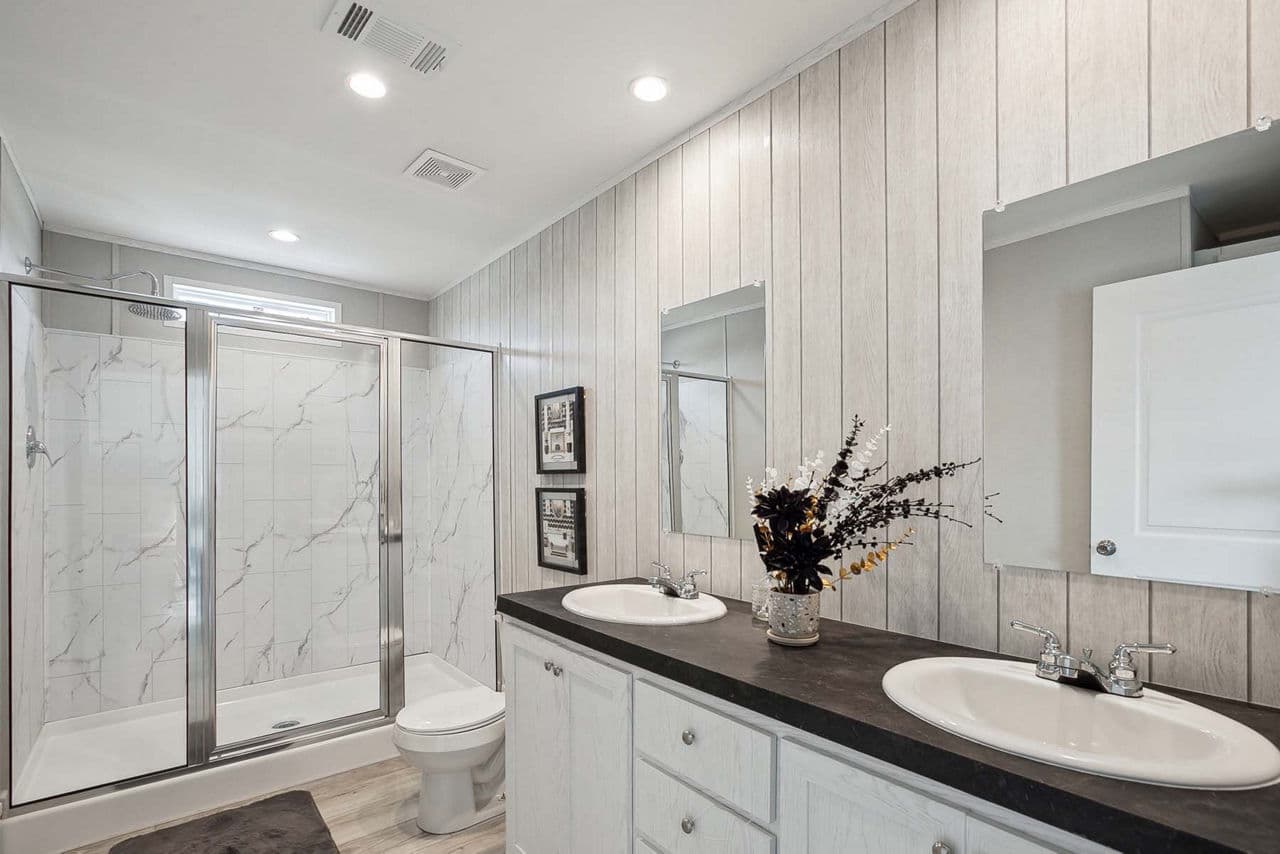 Nm2852a bathroom home features