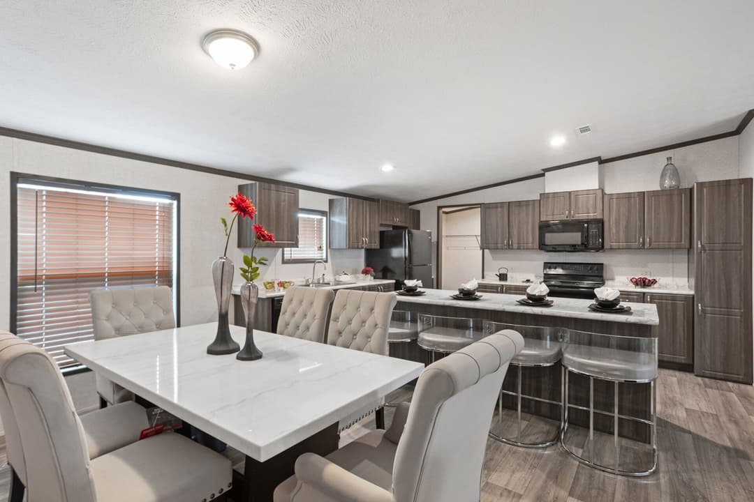 The pawn kitchen home features