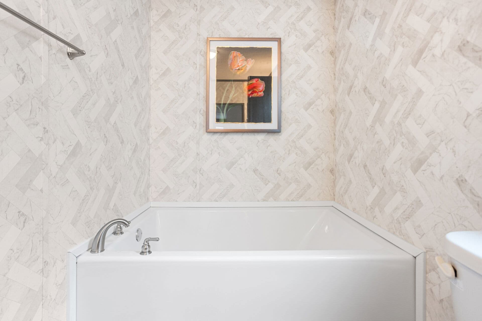 The pawn bathroom home features