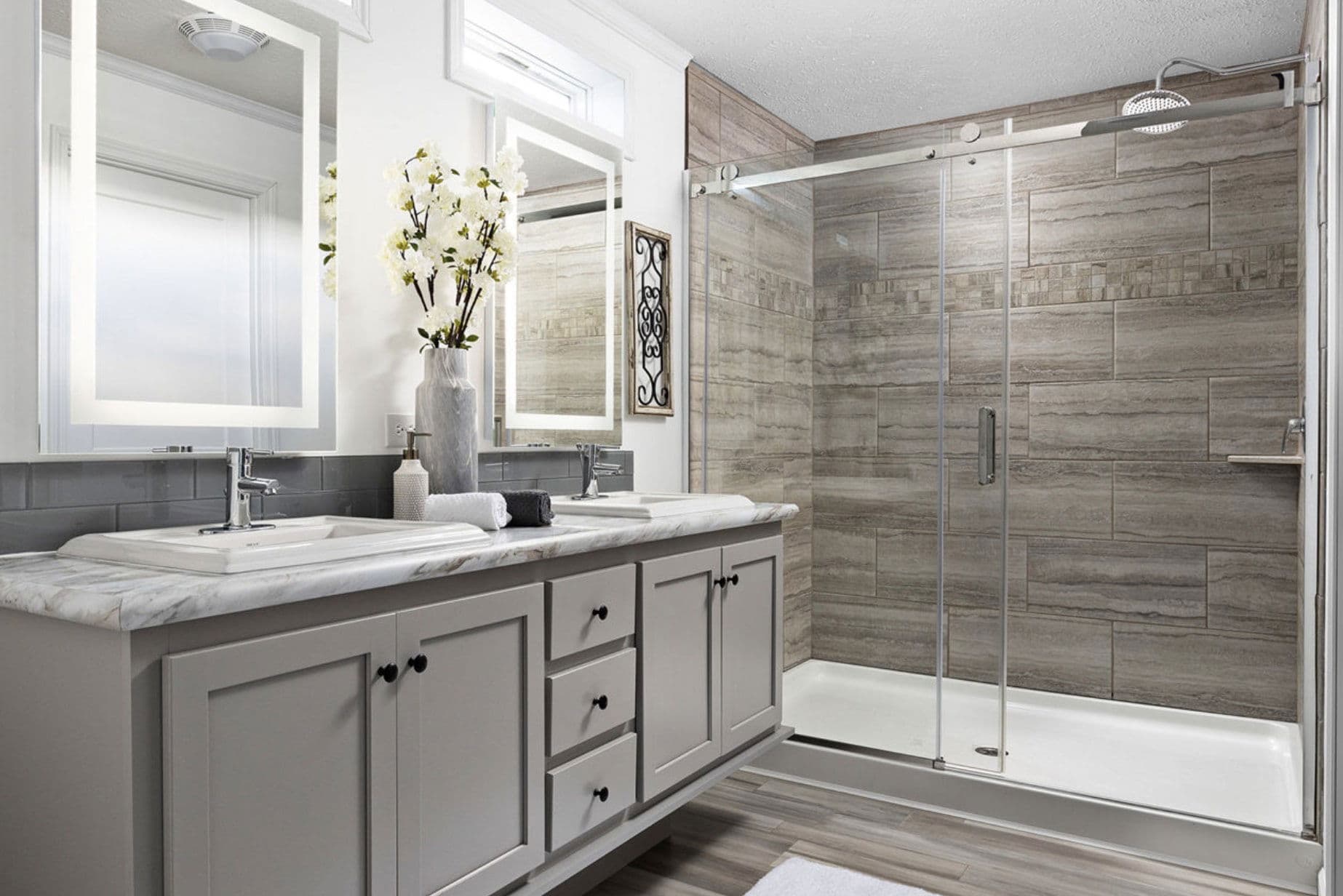 Odyssey xl bathroom home features