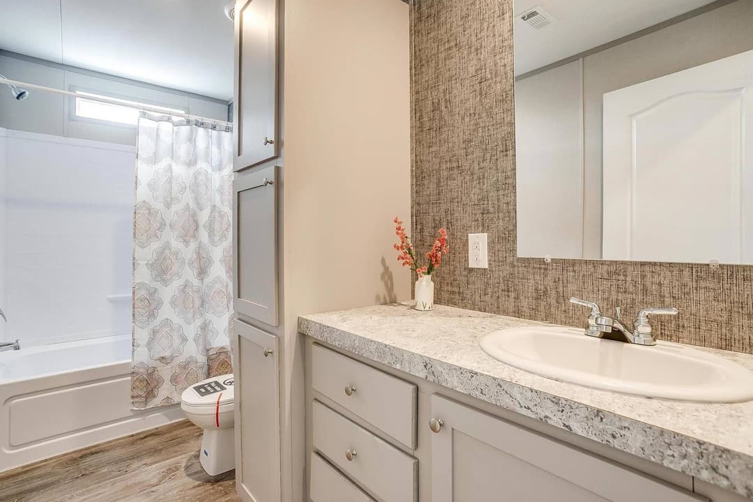 New moon nm3256h bathroom home features