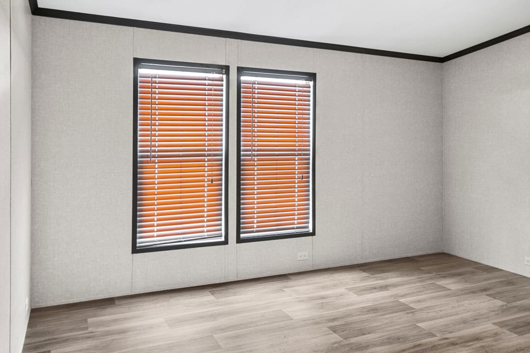 The pawn bedroom home features