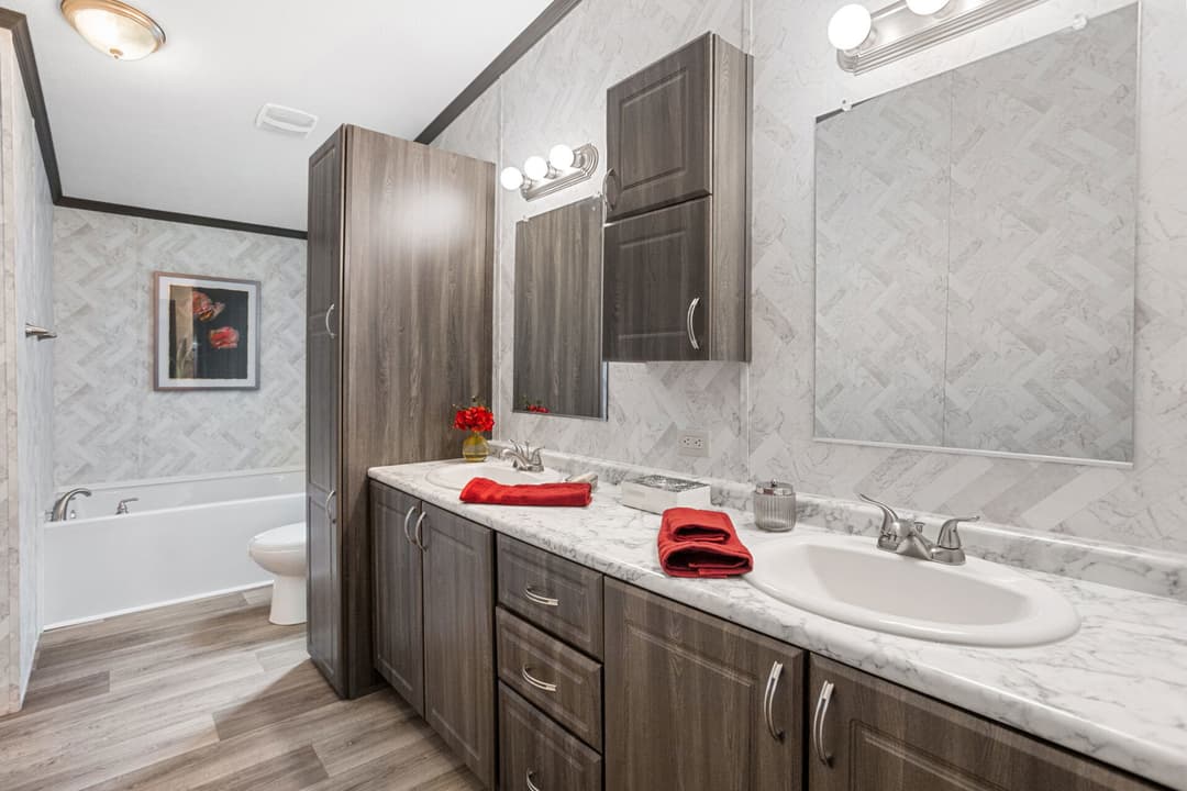 The pawn bathroom home features