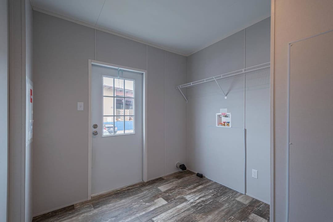 Redman rm3268a interior home features