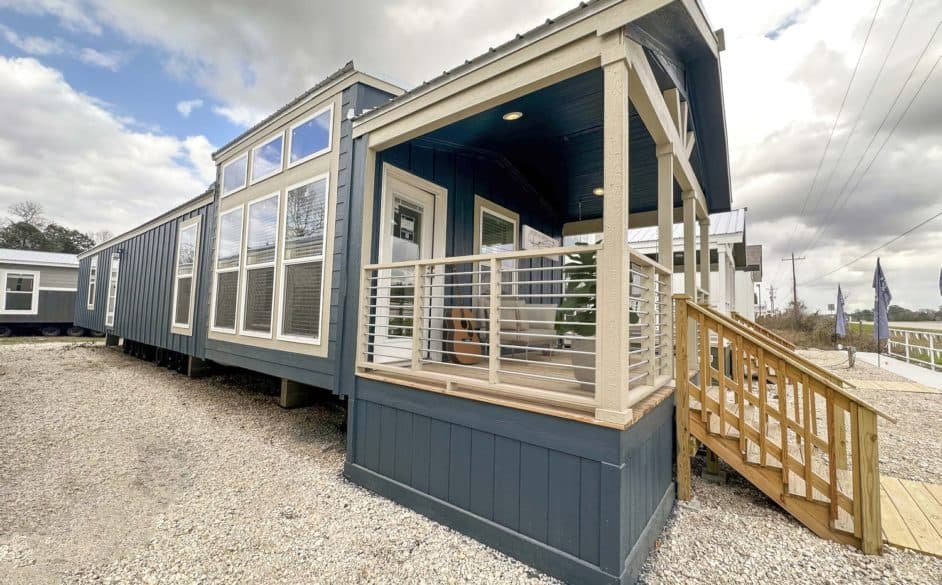 Robin d56ep8 elevation and exterior home features