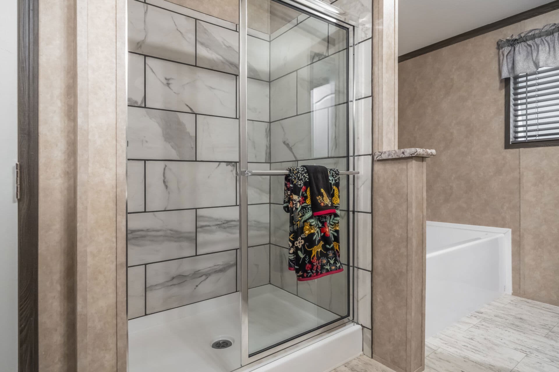 The bishop bathroom home features