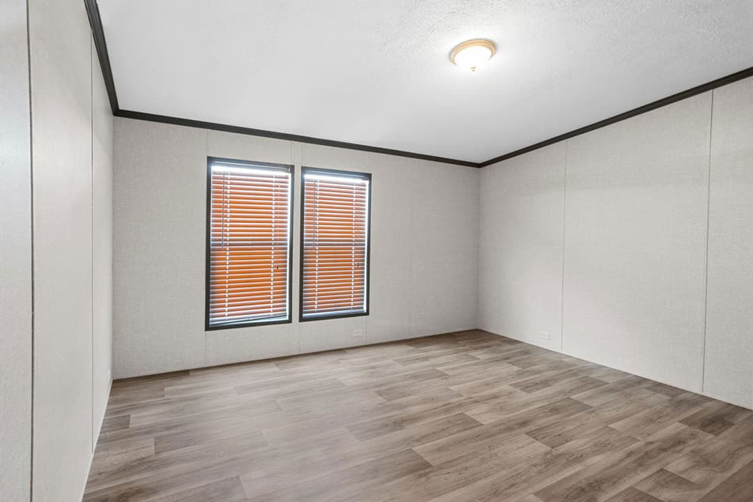 The pawn bedroom home features