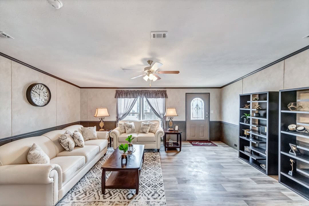 The king interior home features
