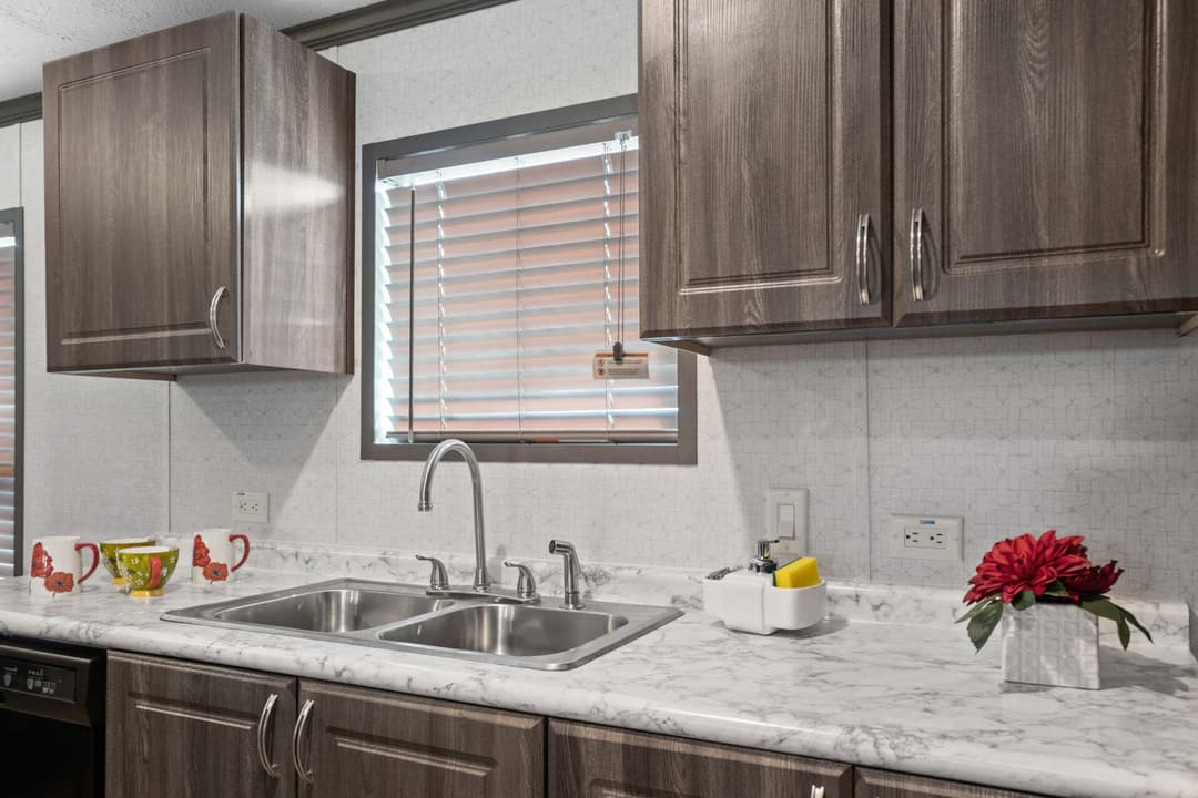 The pawn kitchen home features