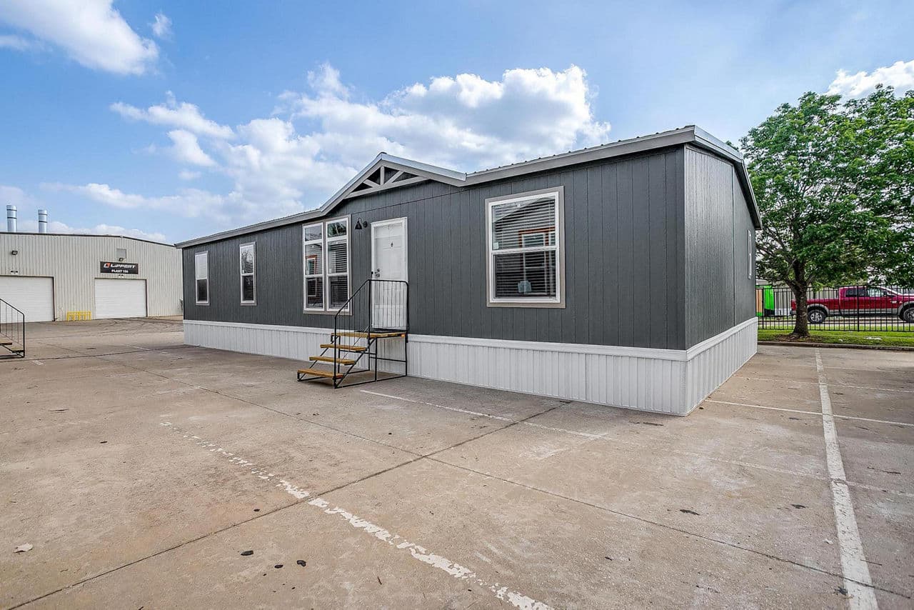 Nm3252b hero, elevation, and exterior home features