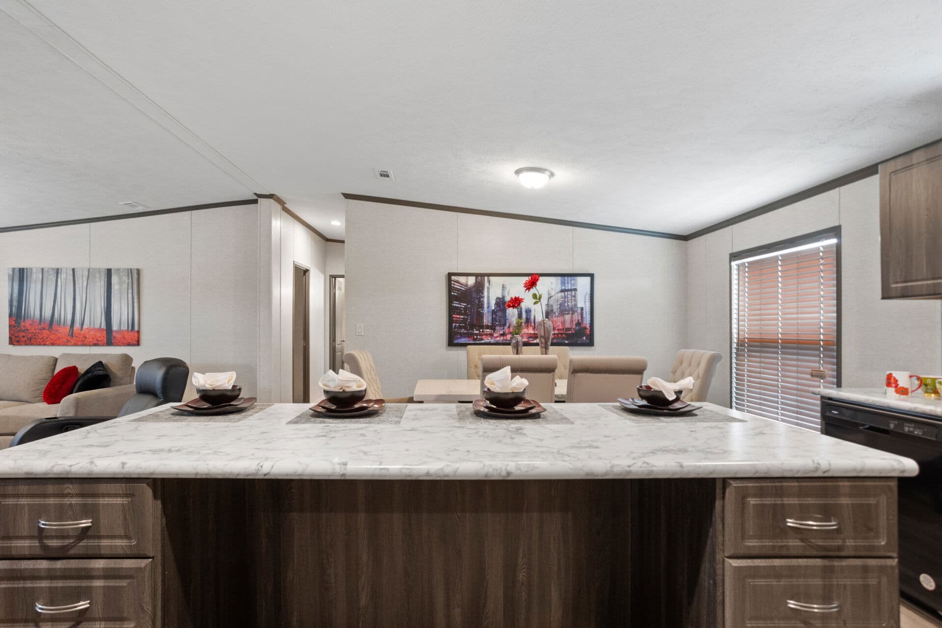 The pawn kitchen home features