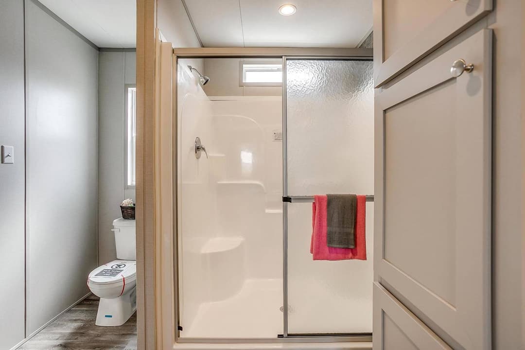 New moon nm3256h bathroom home features
