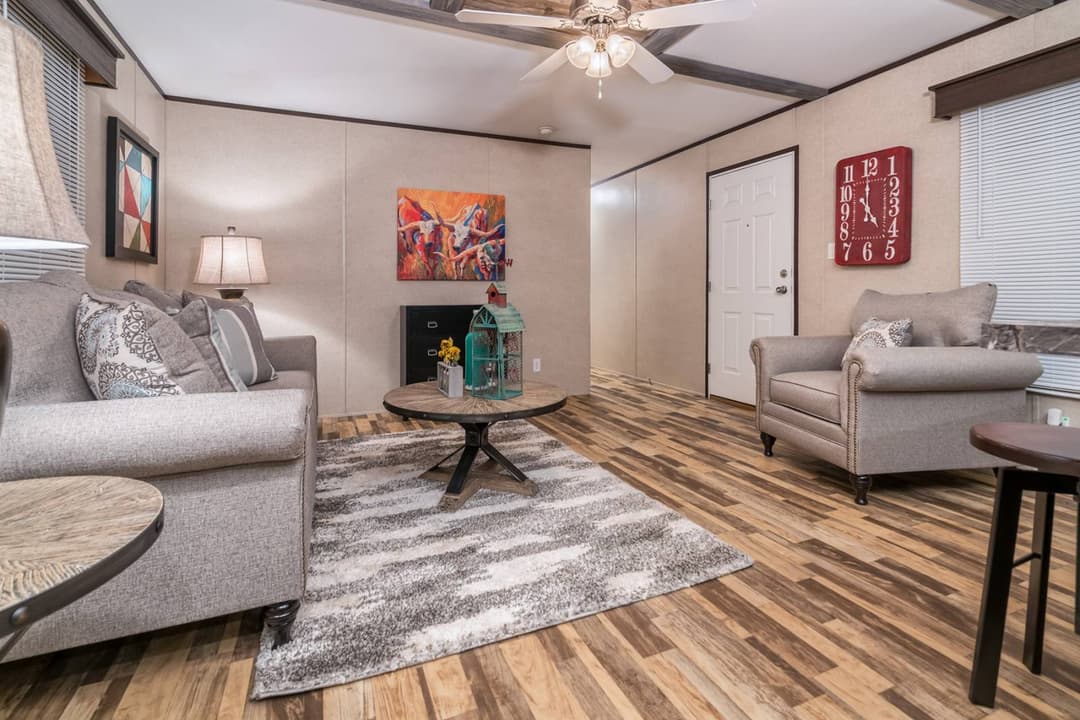 Select cs1676g interior home features