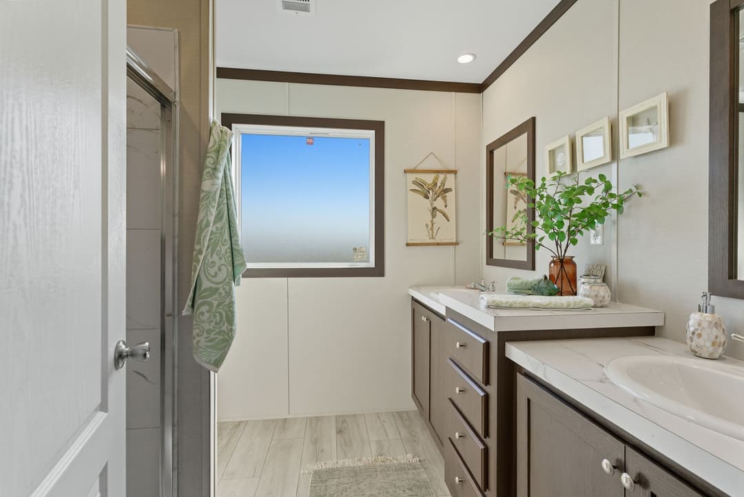 Nm2842j bathroom home features