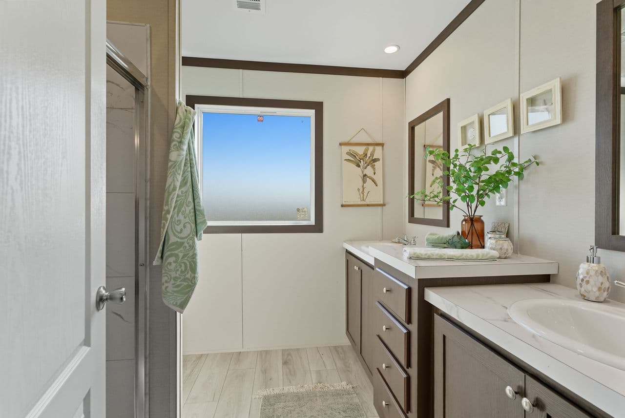 Nm2842j bathroom home features