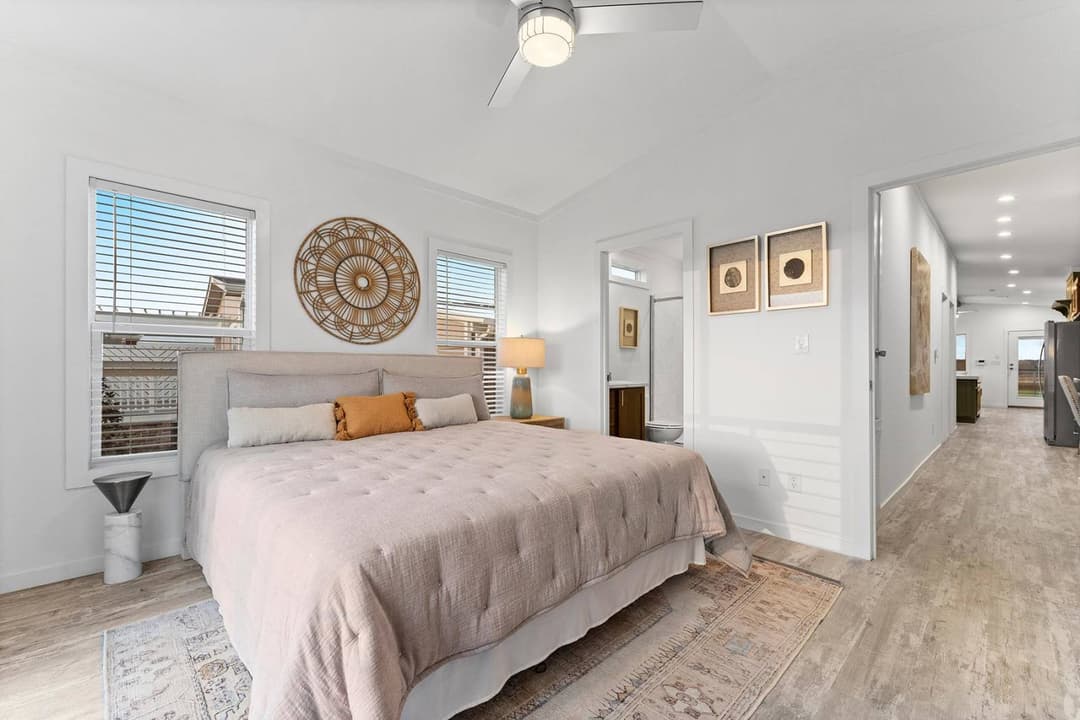 Innovation p bedroom home features