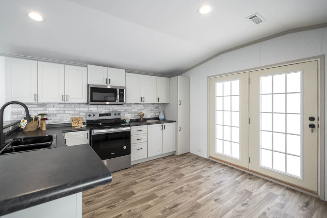The queen kitchen home features