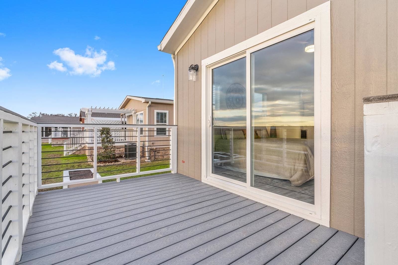 Innovation p exterior home features