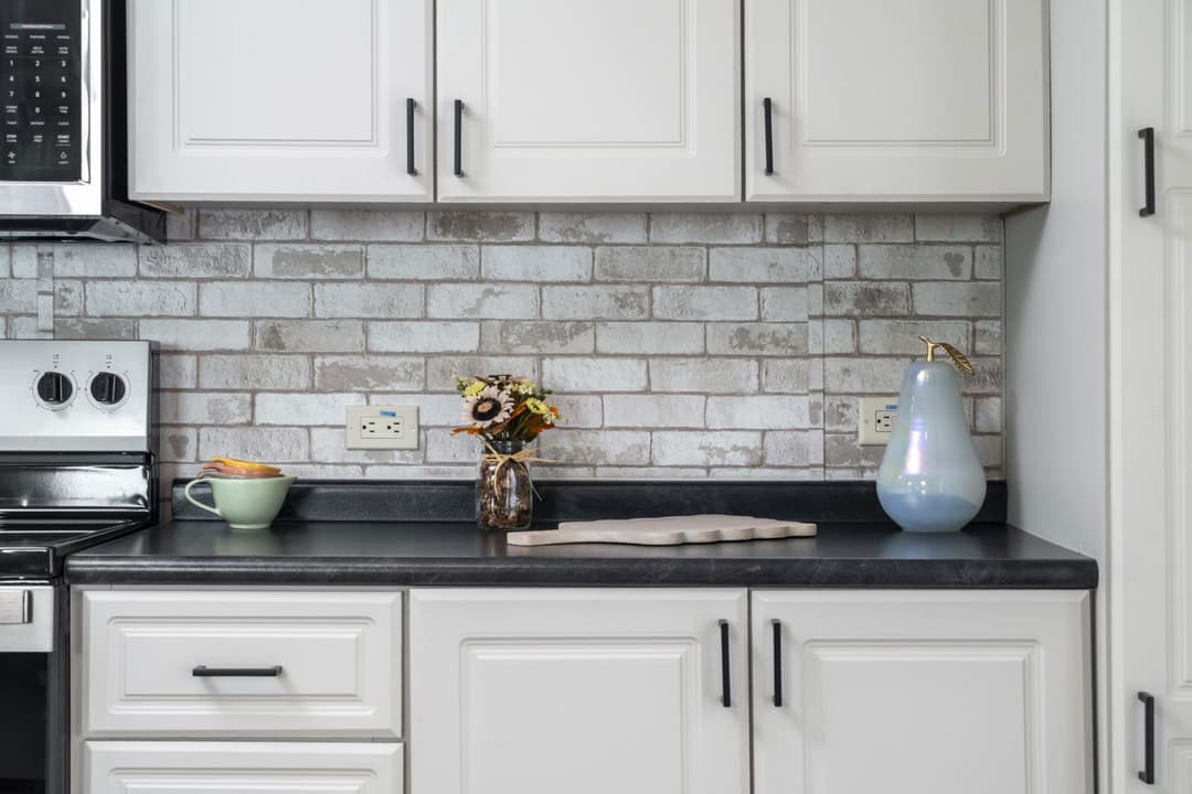 The queen kitchen home features