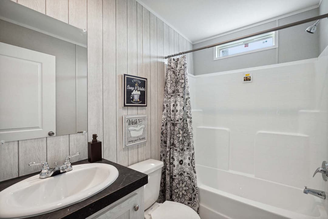 Nm2852a bathroom home features