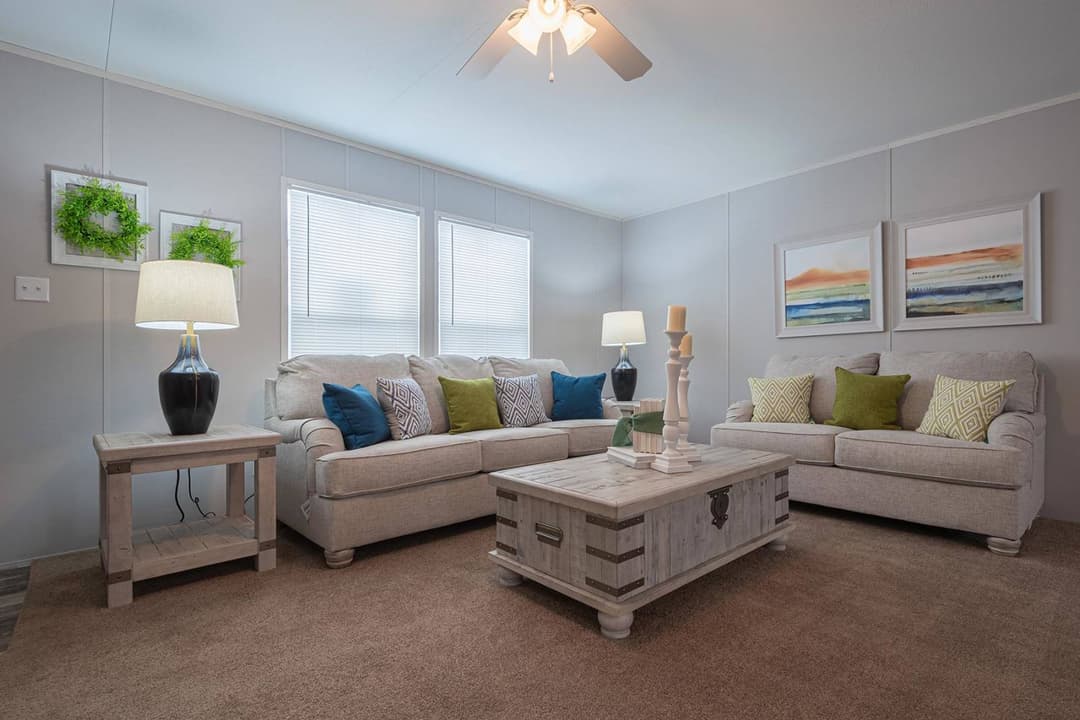 Redman rm3268a interior and hero home features