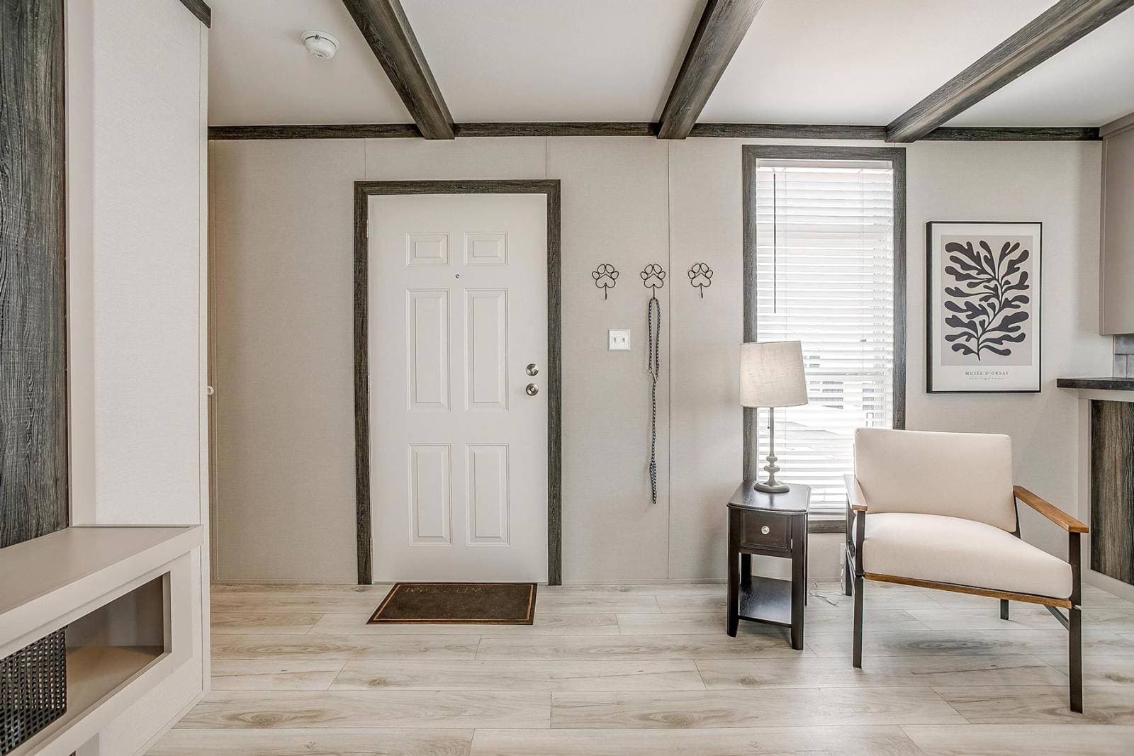 Ascend interior home features