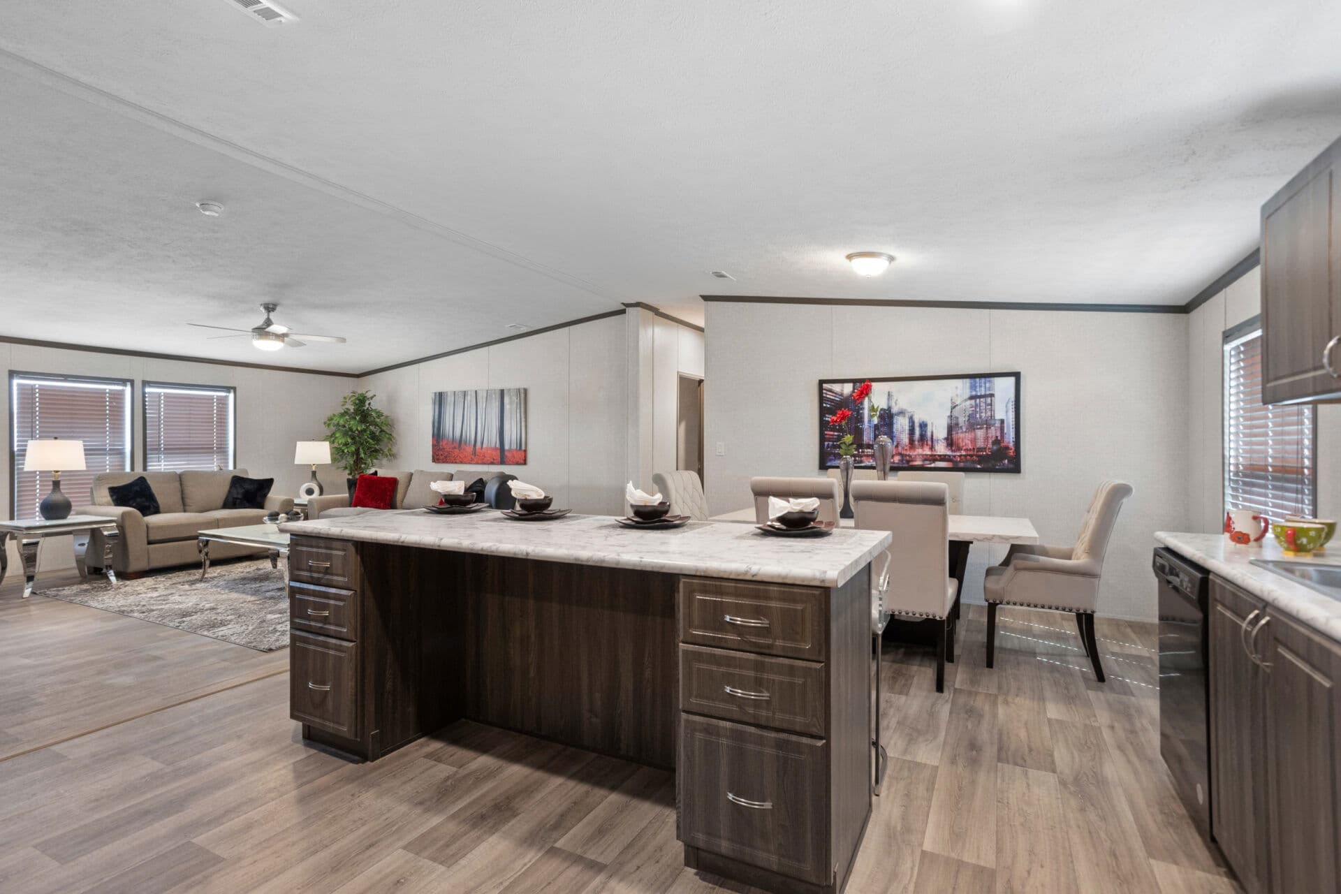 The pawn kitchen home features