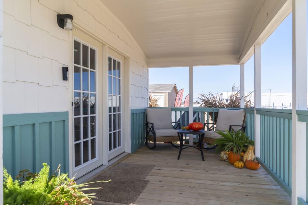 The queen exterior home features