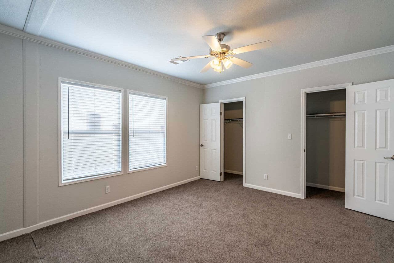 Vintage farmhouse ii flex 47764a bedroom home features