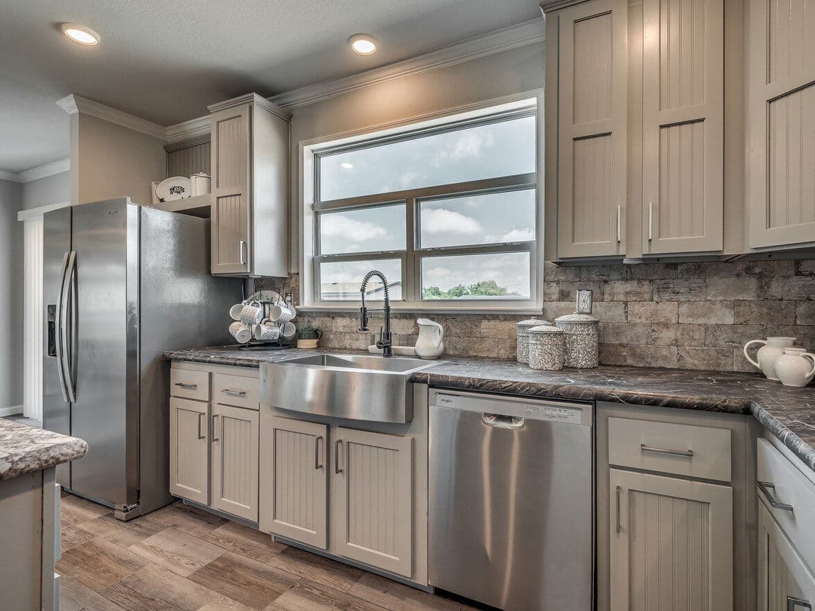 Vintage farmhouse flex 47643a kitchen home features