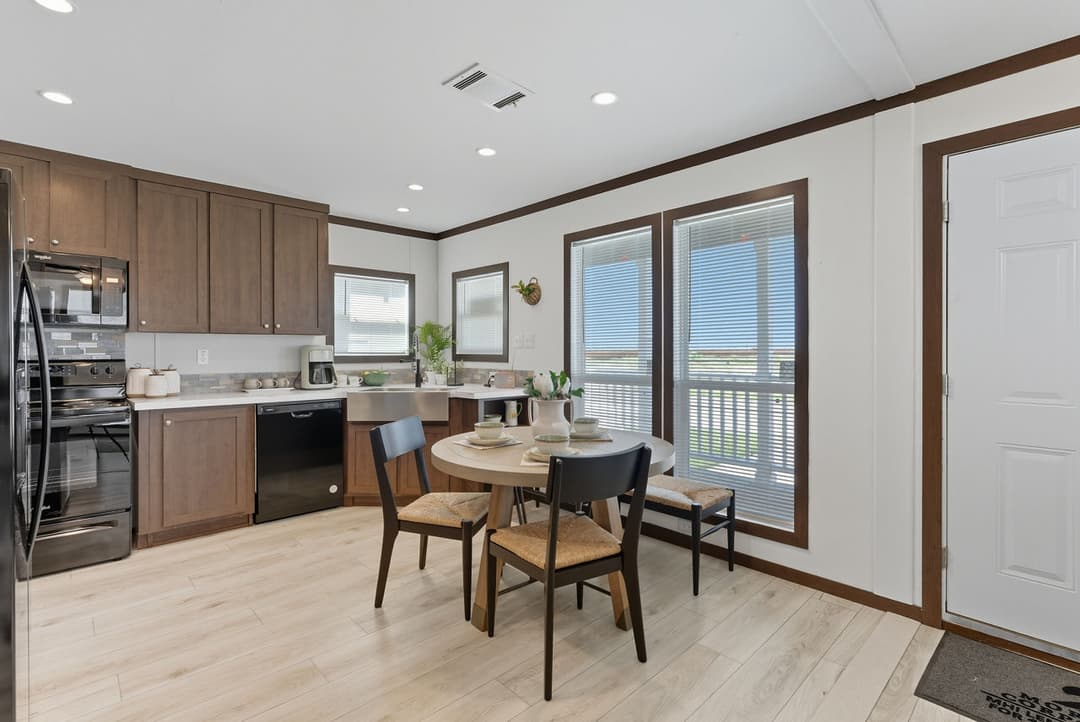 Nm2842j interior home features