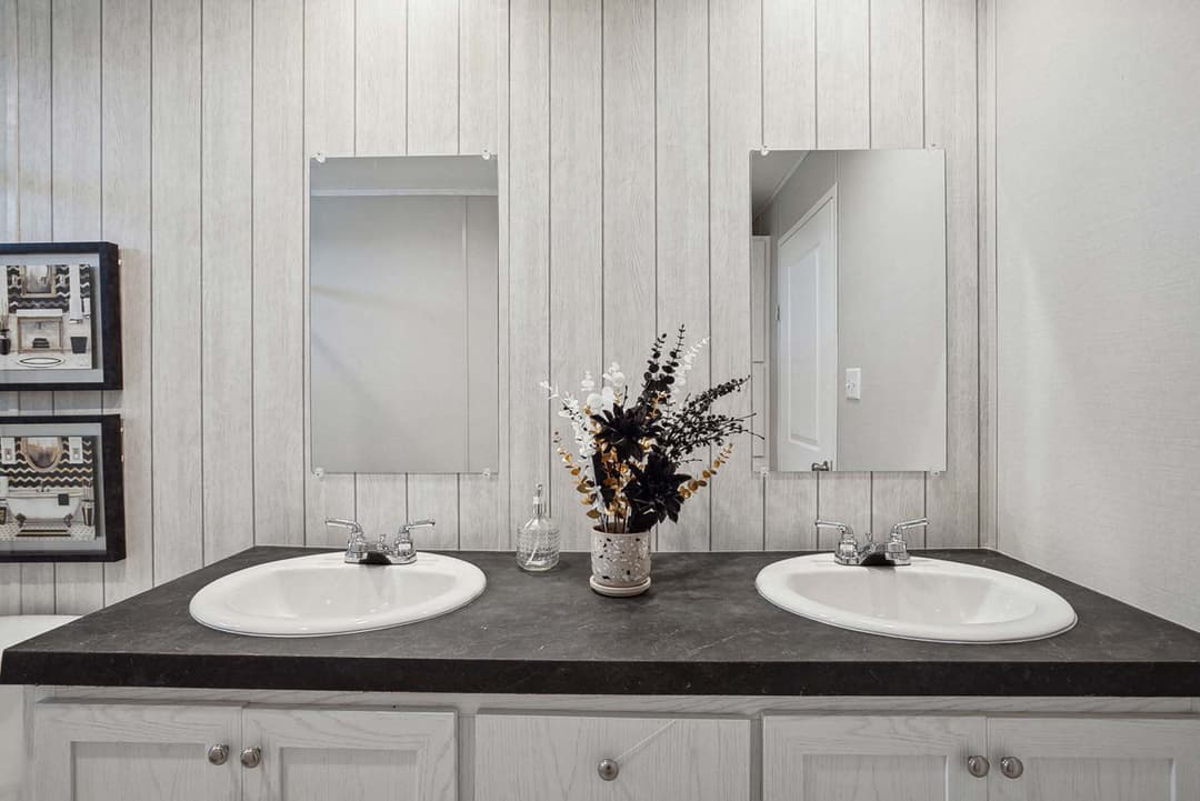 Nm2852a bathroom home features