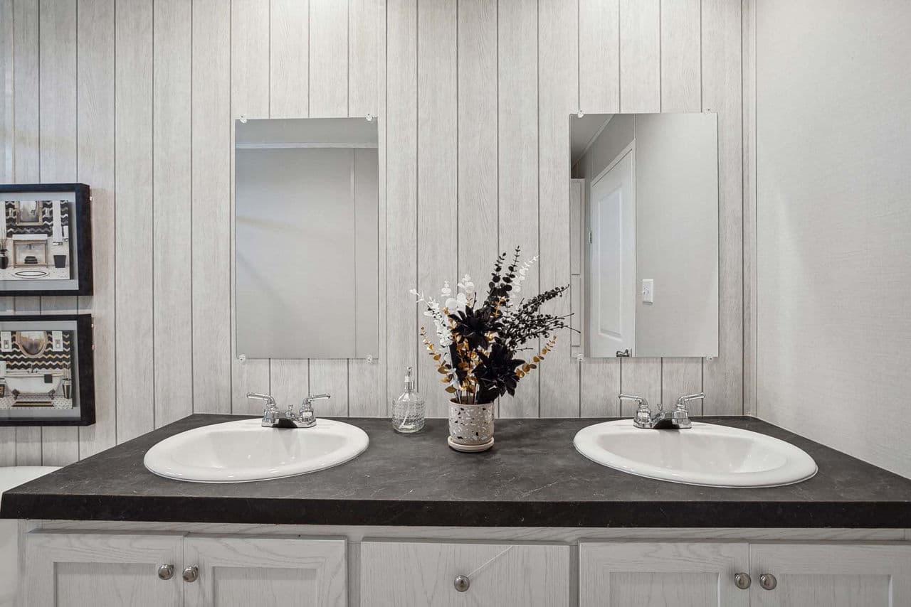 Nm2852a bathroom home features