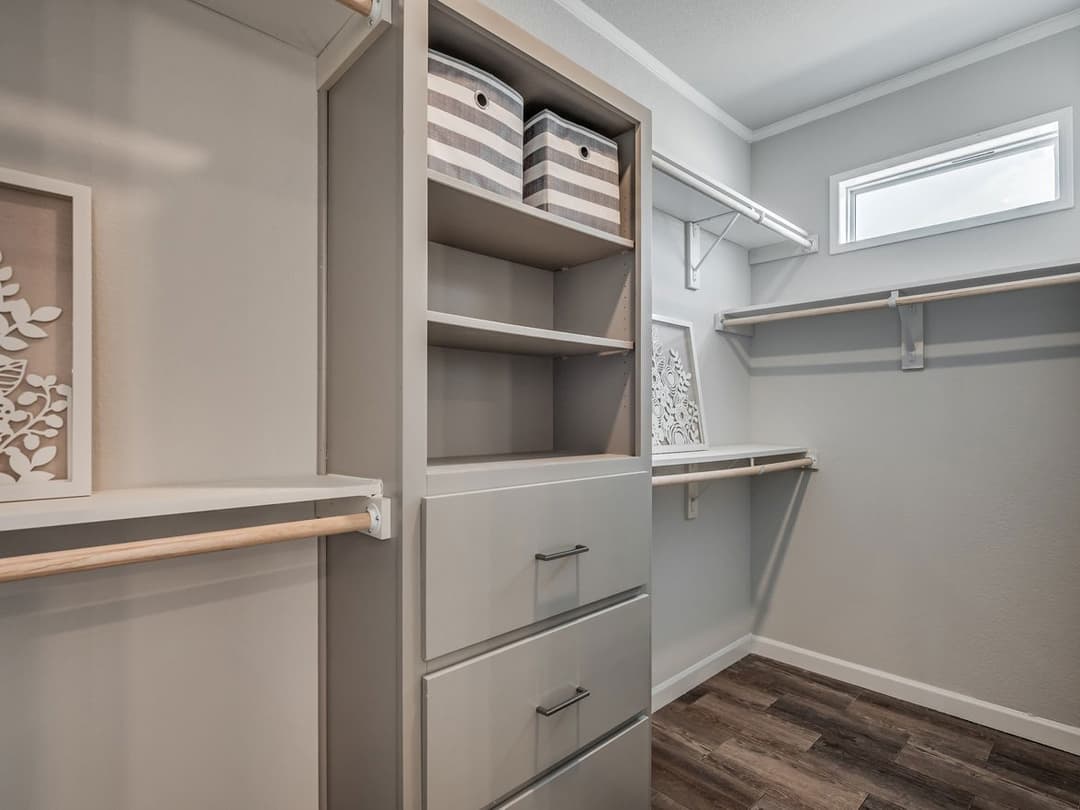 Vintage farmhouse flex 47643a interior home features