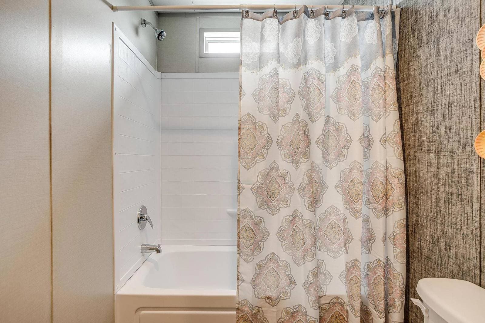 New moon nm3256h bathroom home features