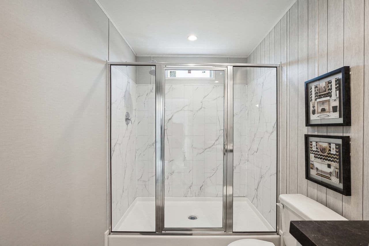 Nm2852a bathroom home features