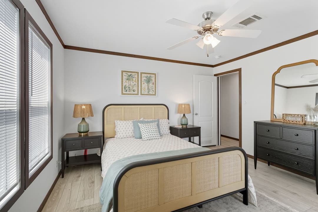 Nm2842j bedroom home features