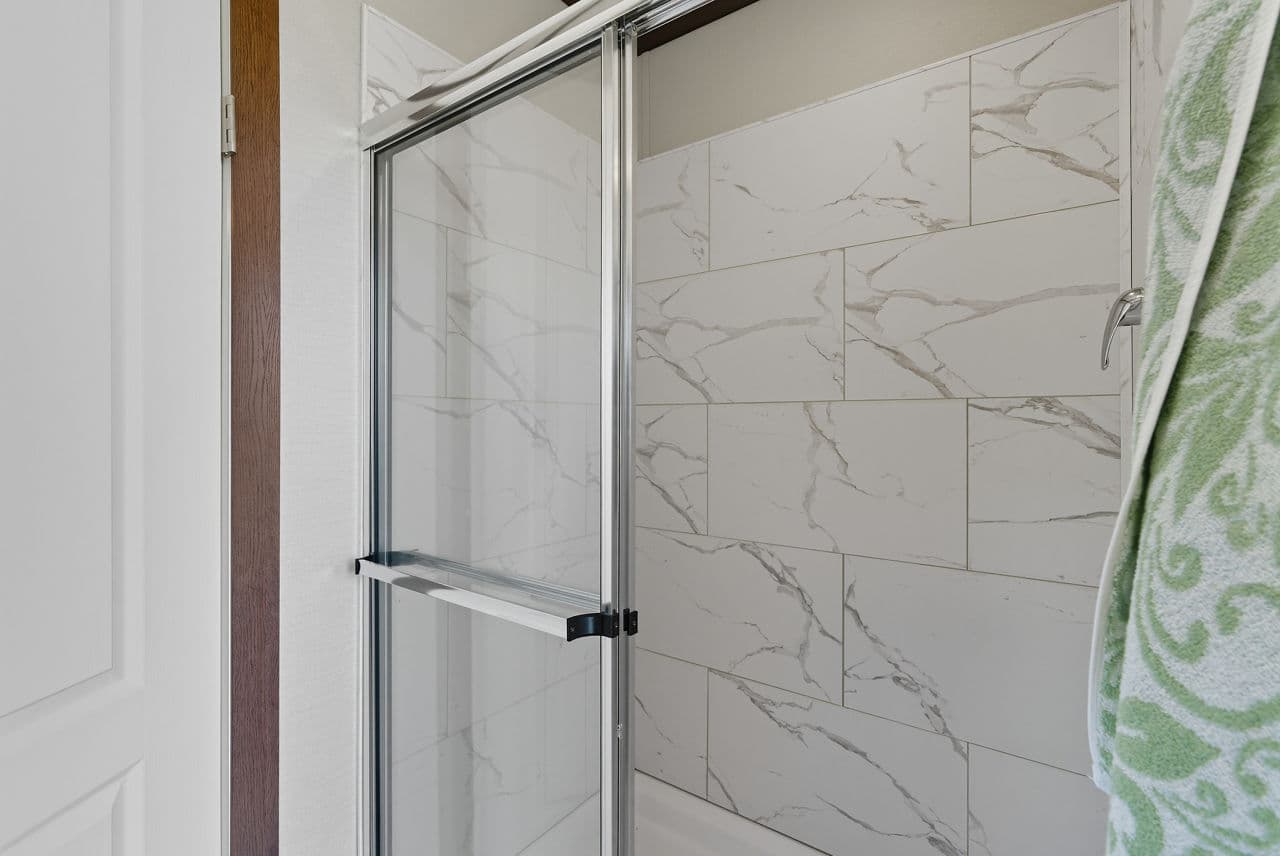 Nm2842j bathroom home features