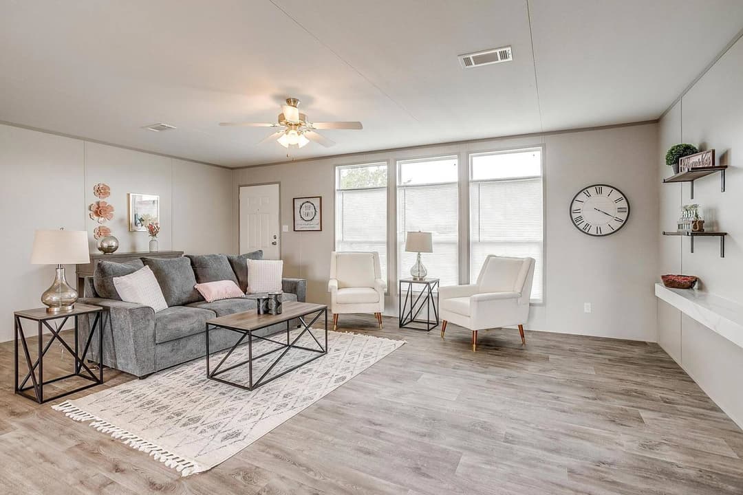 New moon nm3256h interior home features