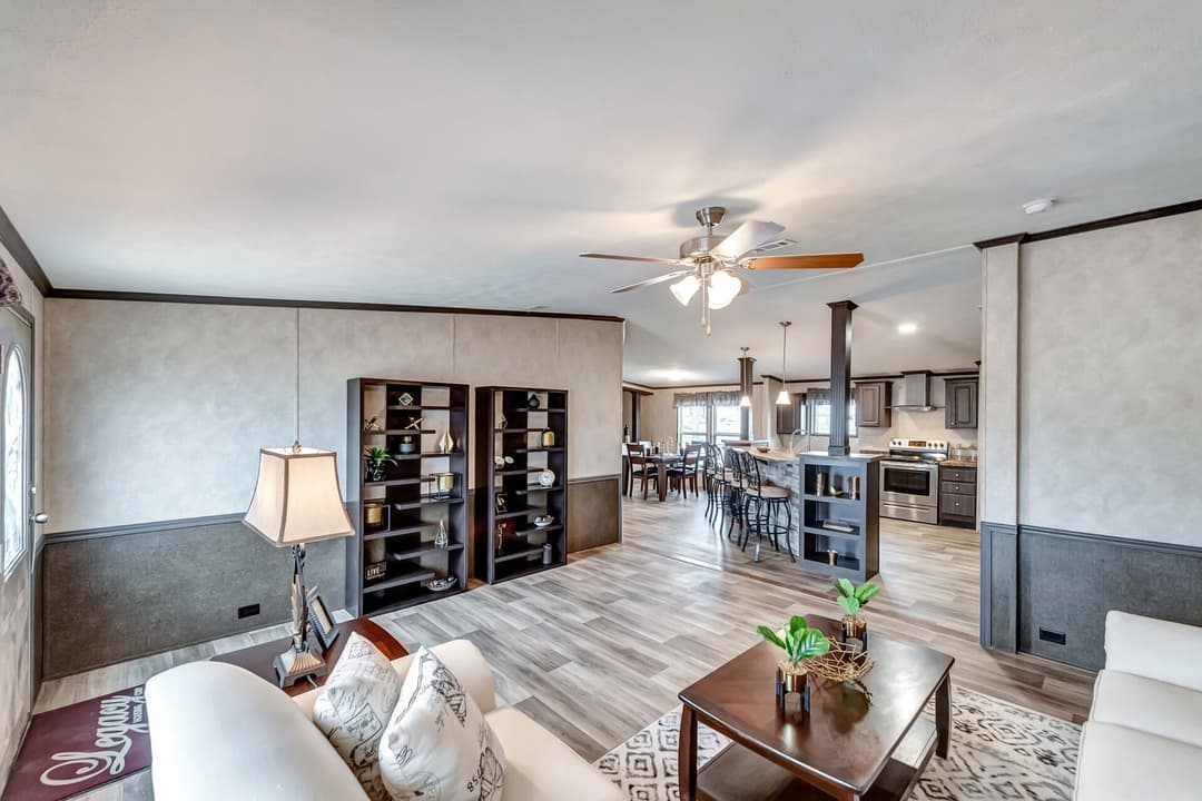 The king interior home features